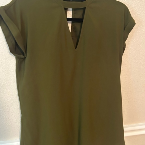 Express olive green office business casual short sleeve blouse - Picture 1 of 4